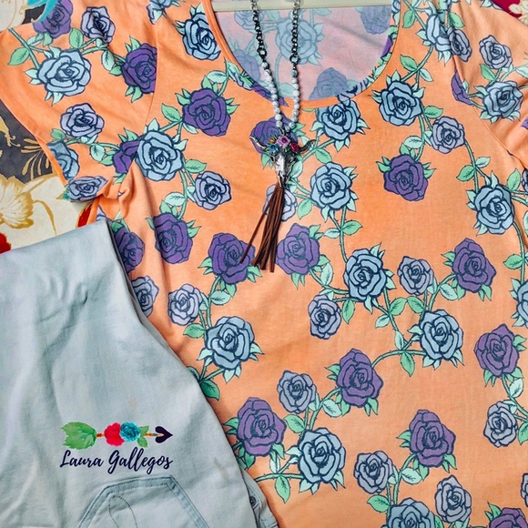 LuLaRoe Tops - 2xl classic tee